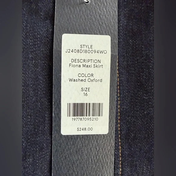 Veronica Beard Fiona denim maxi skirt
NWT
LENGHT 34.25
Waist 36 - Picture 7 of 7